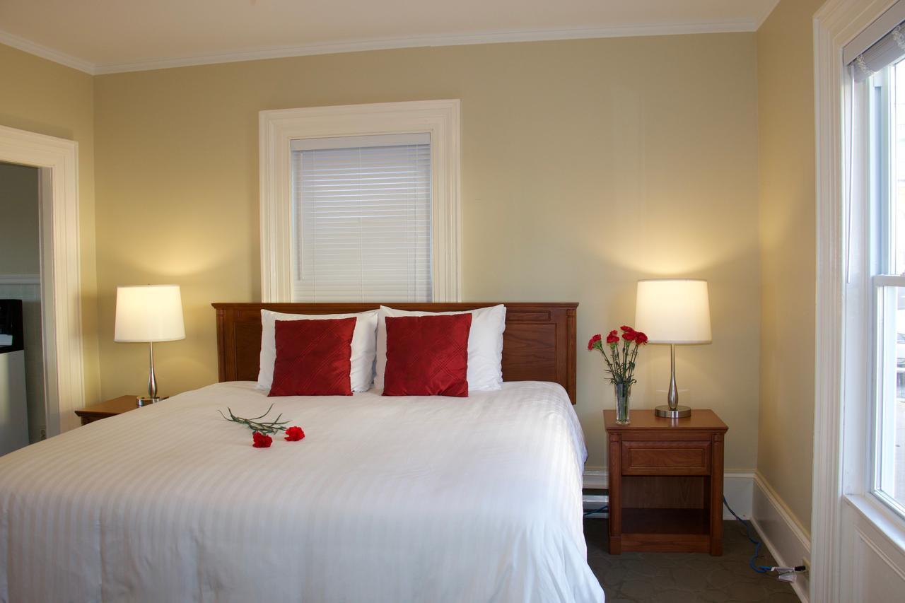Rum Runner Inn Lunenburg Extérieur photo