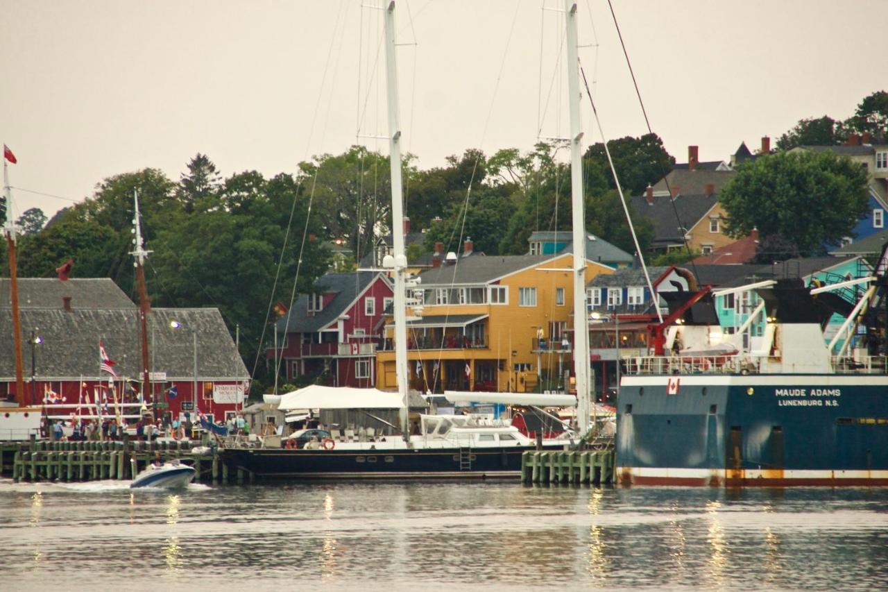 Rum Runner Inn Lunenburg Extérieur photo